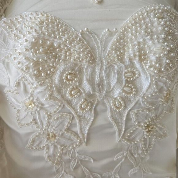 1990's wedding gown.Stunning - Picture 5 of 5